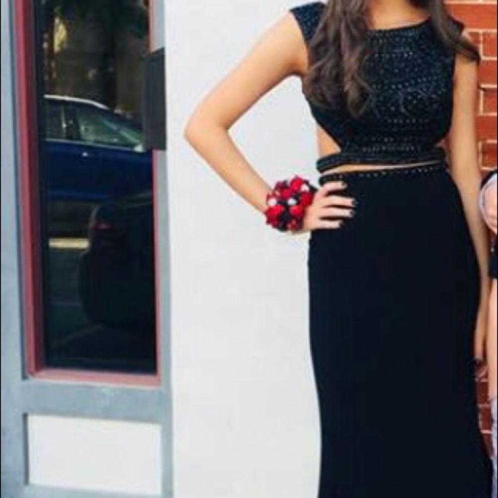 Sherri hill size 2 dress - Picture 2 of 3